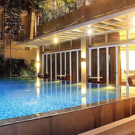 Hotel Zen Premium Setrawangi Raya Bandung Exterior foto