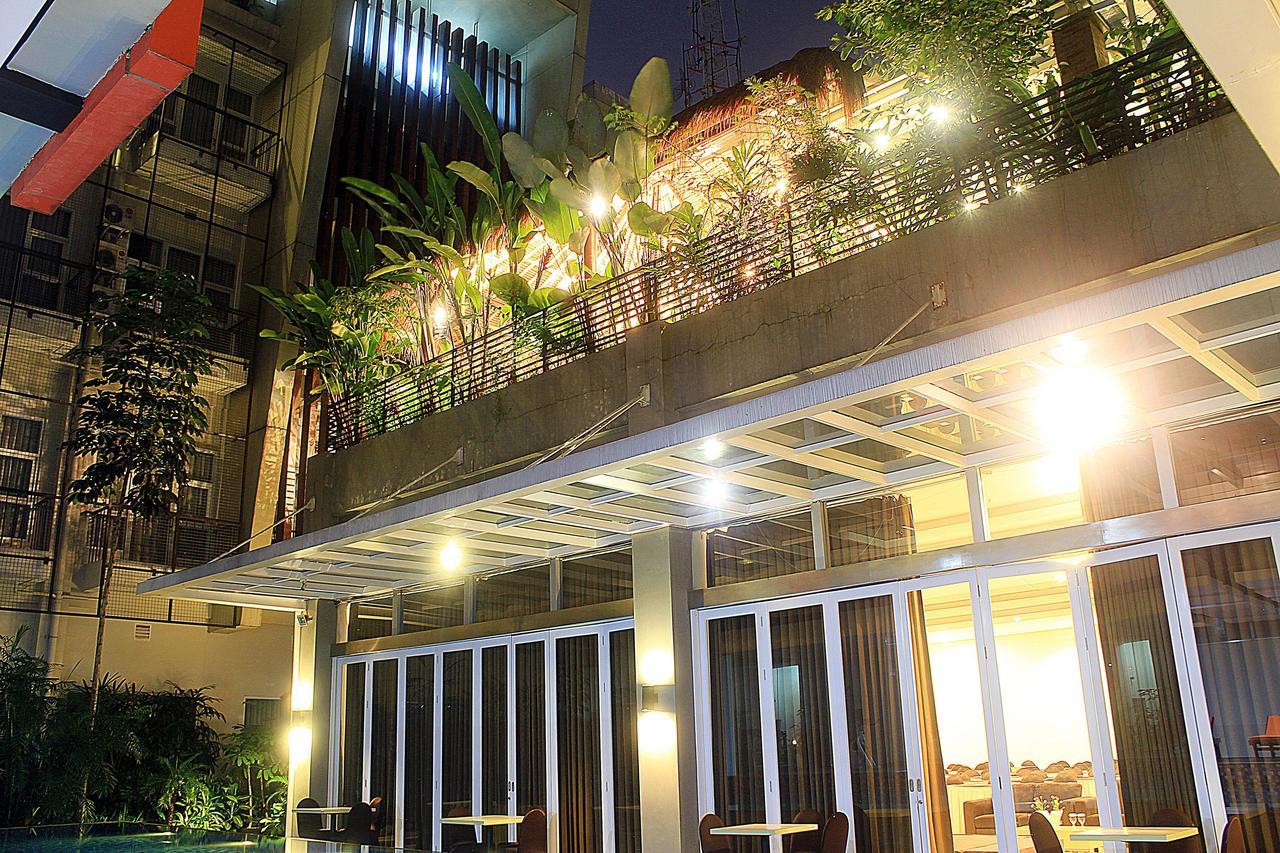 Hotel Zen Premium Setrawangi Raya Bandung Exterior foto