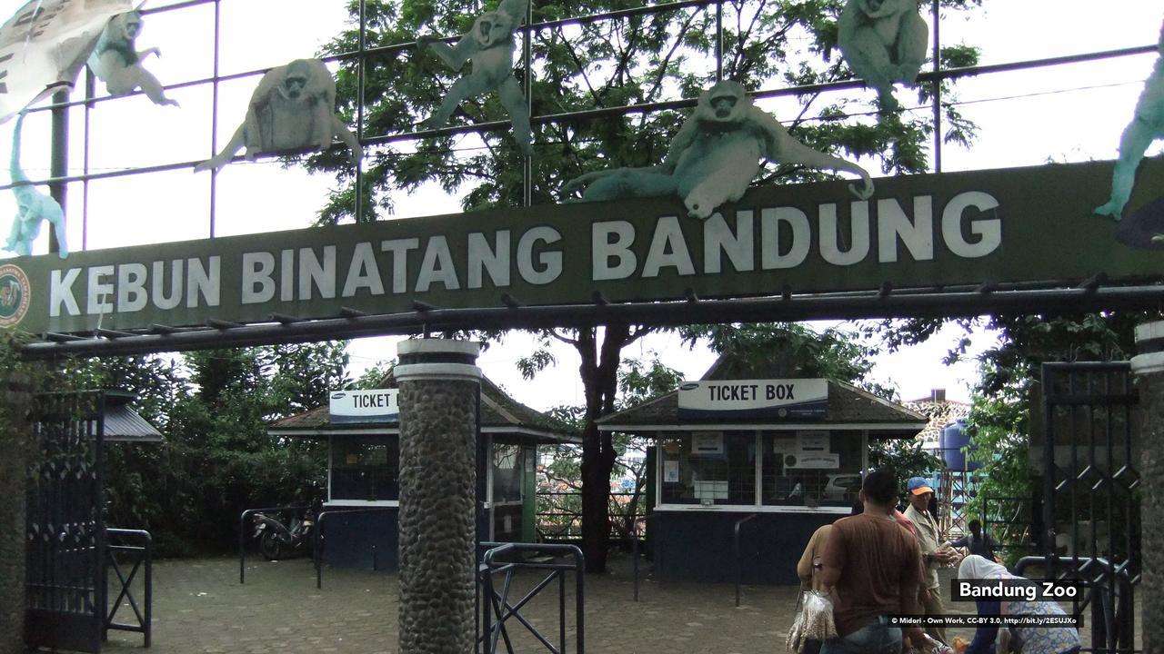 Hotel Zen Premium Setrawangi Raya Bandung Exterior foto