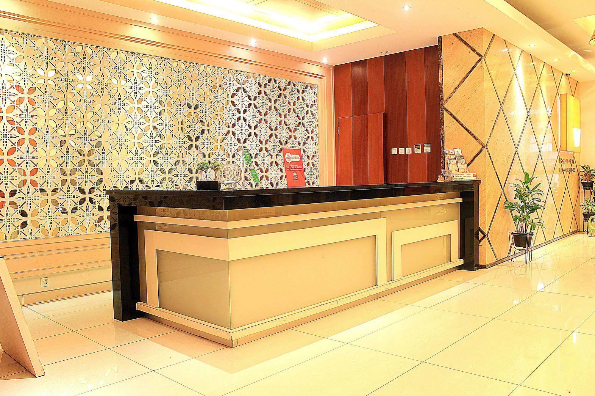 Hotel Zen Premium Setrawangi Raya Bandung Exterior foto