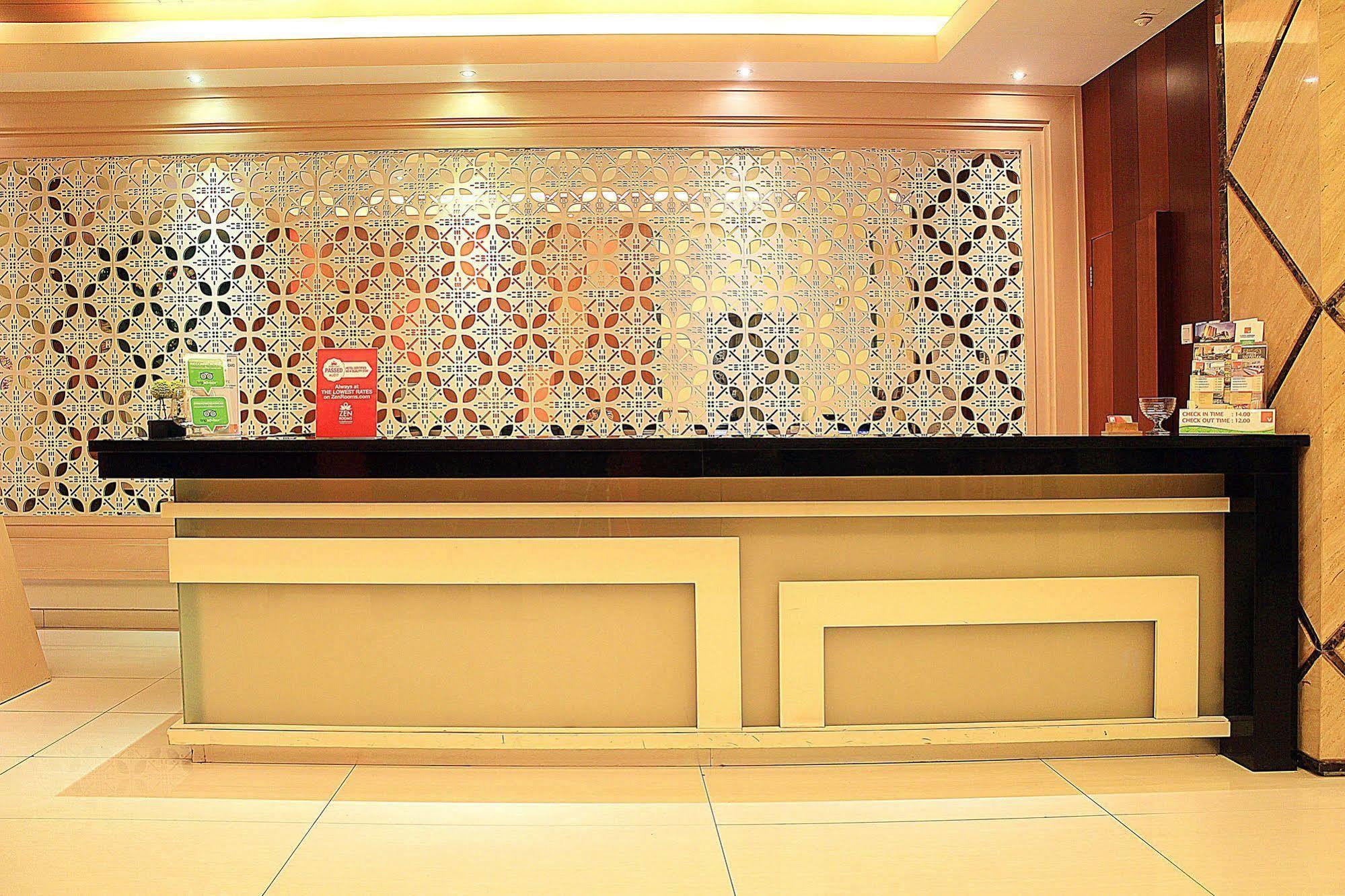 Hotel Zen Premium Setrawangi Raya Bandung Exterior foto